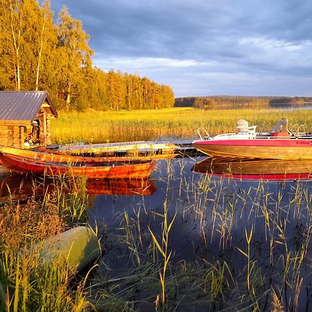 Perinnehirsitalo Війтасаарі Екстер'єр фото